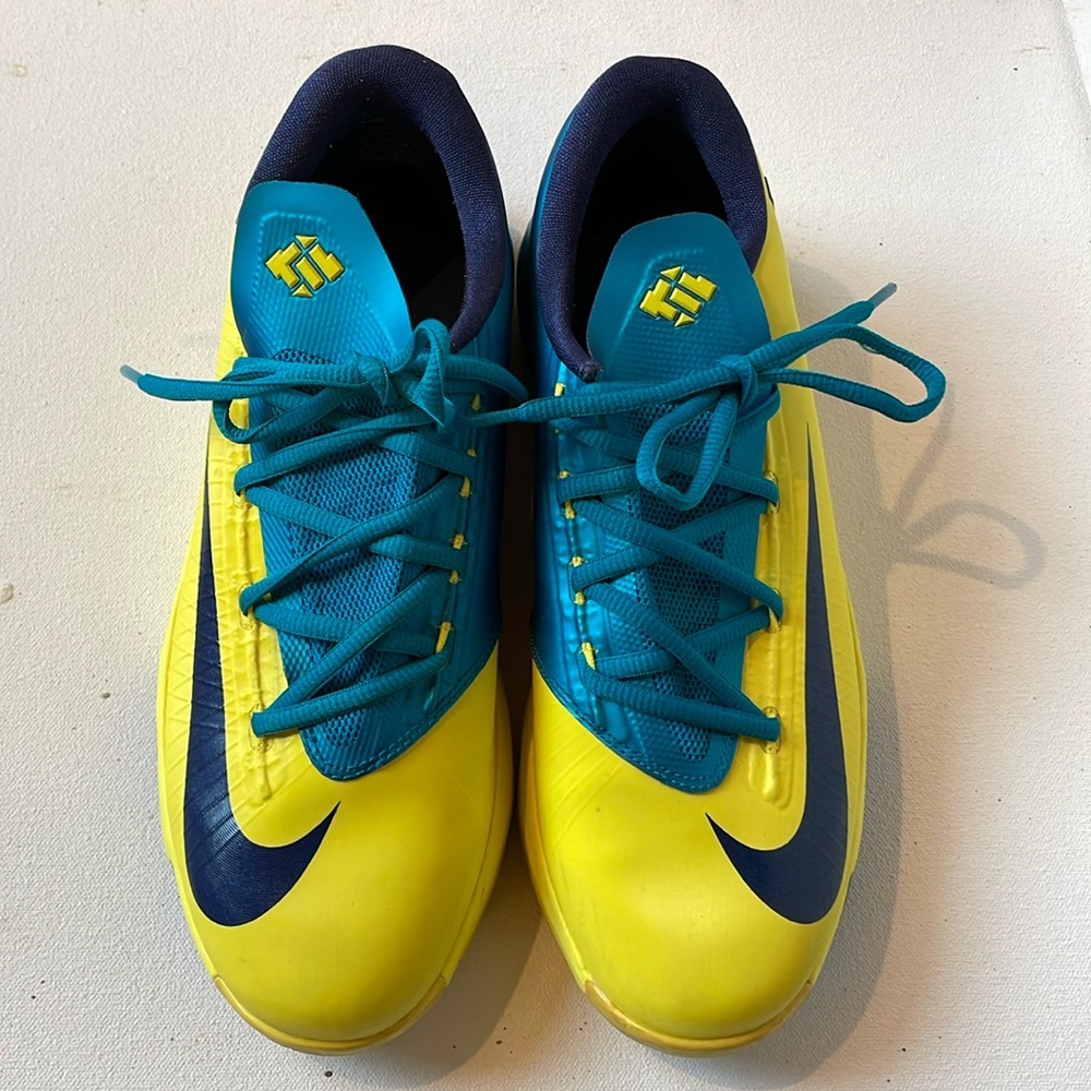 Nike Kevin Durant basketball shoes. Yellow, blue and teal.  Youth size 6